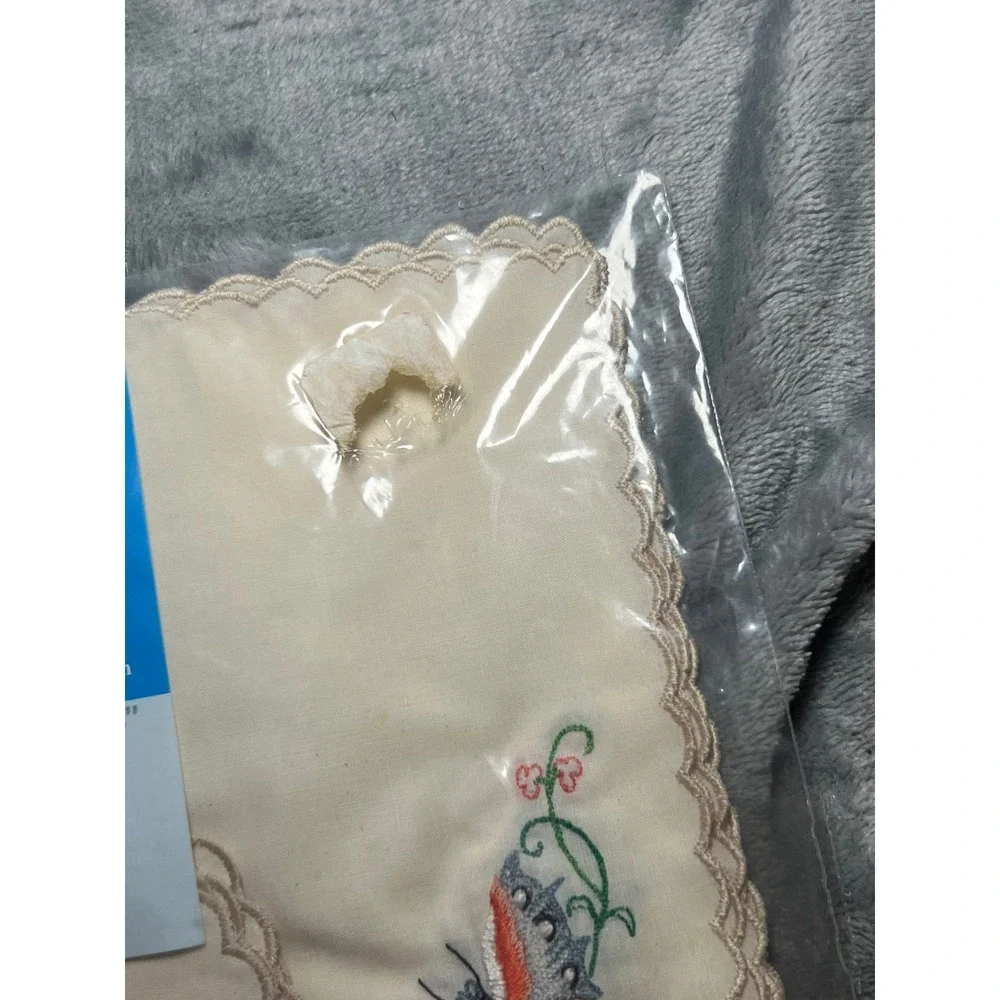 Vintage Peacock Embroidered Napkins Butterflies Set 6 & wine‎ 8x8 Scalloped NOS